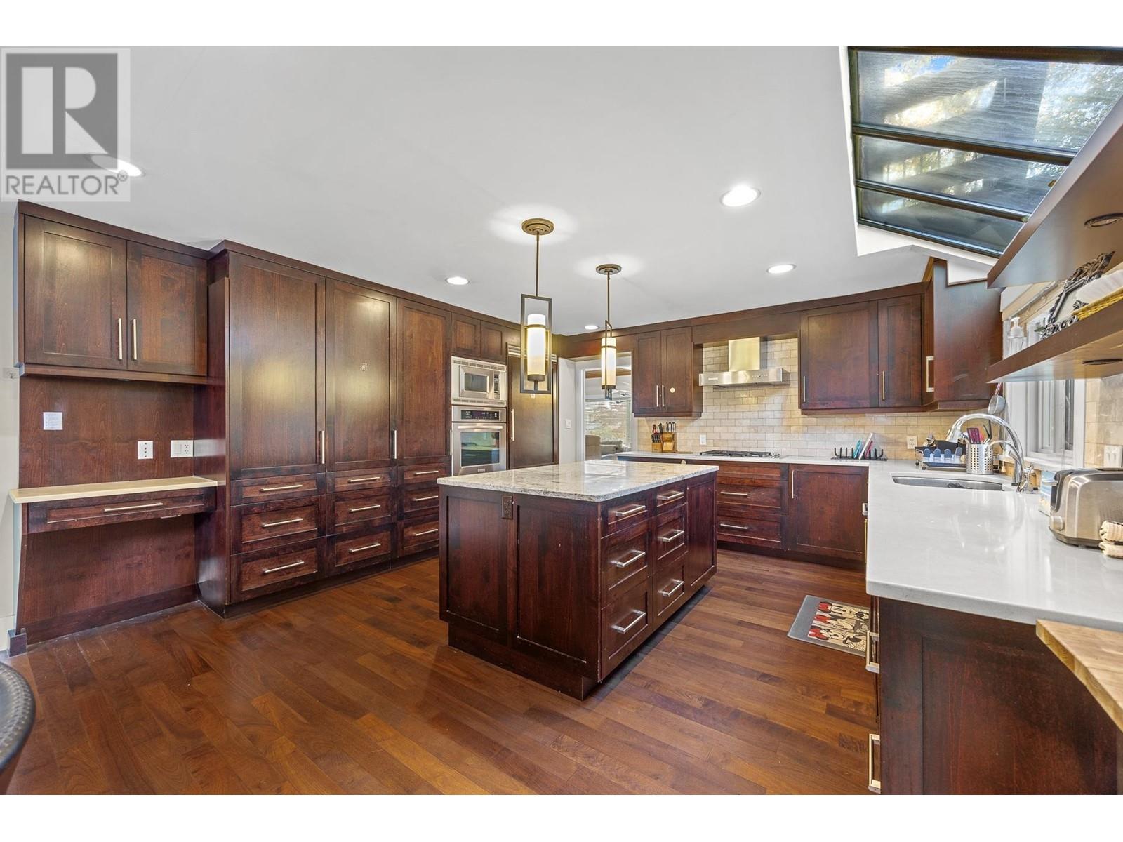 Listing Picture 14 of 38 : 5483 CARNARVON STREET, Vancouver / 溫哥華 - 魯藝地產 Yvonne Lu Group - MLS Medallion Club Member