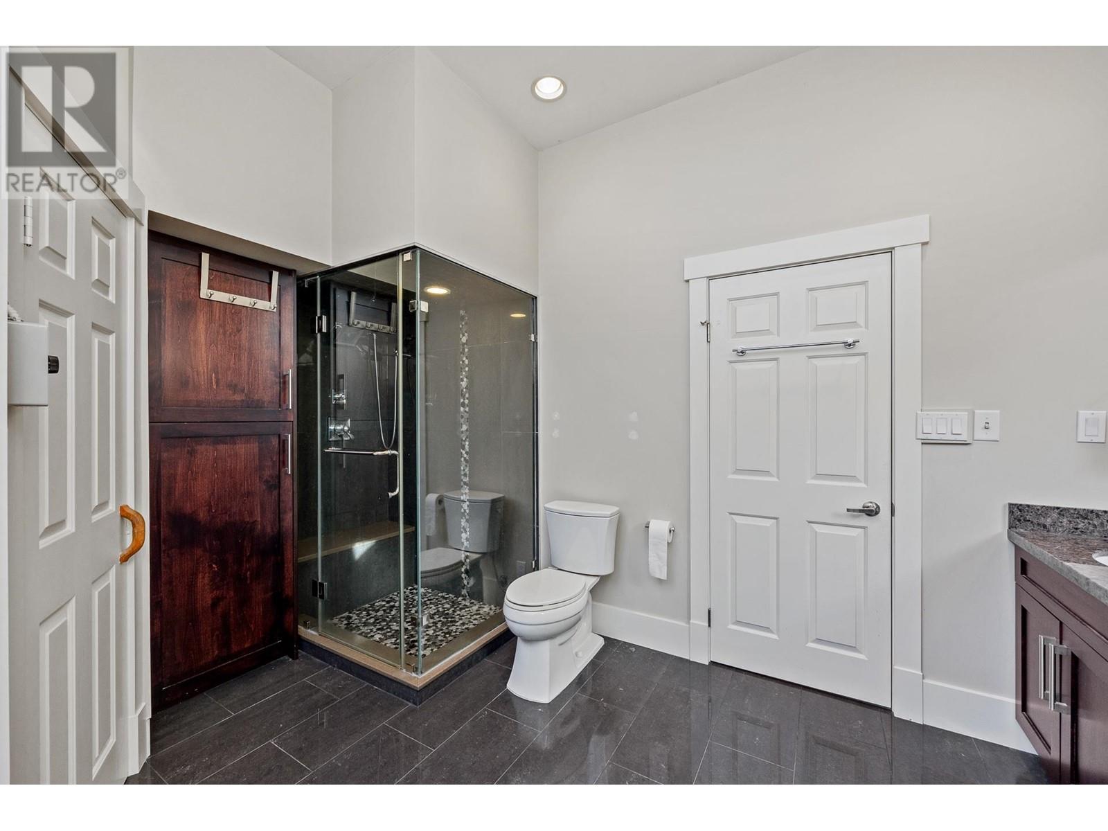 Listing Picture 20 of 38 : 5483 CARNARVON STREET, Vancouver / 溫哥華 - 魯藝地產 Yvonne Lu Group - MLS Medallion Club Member