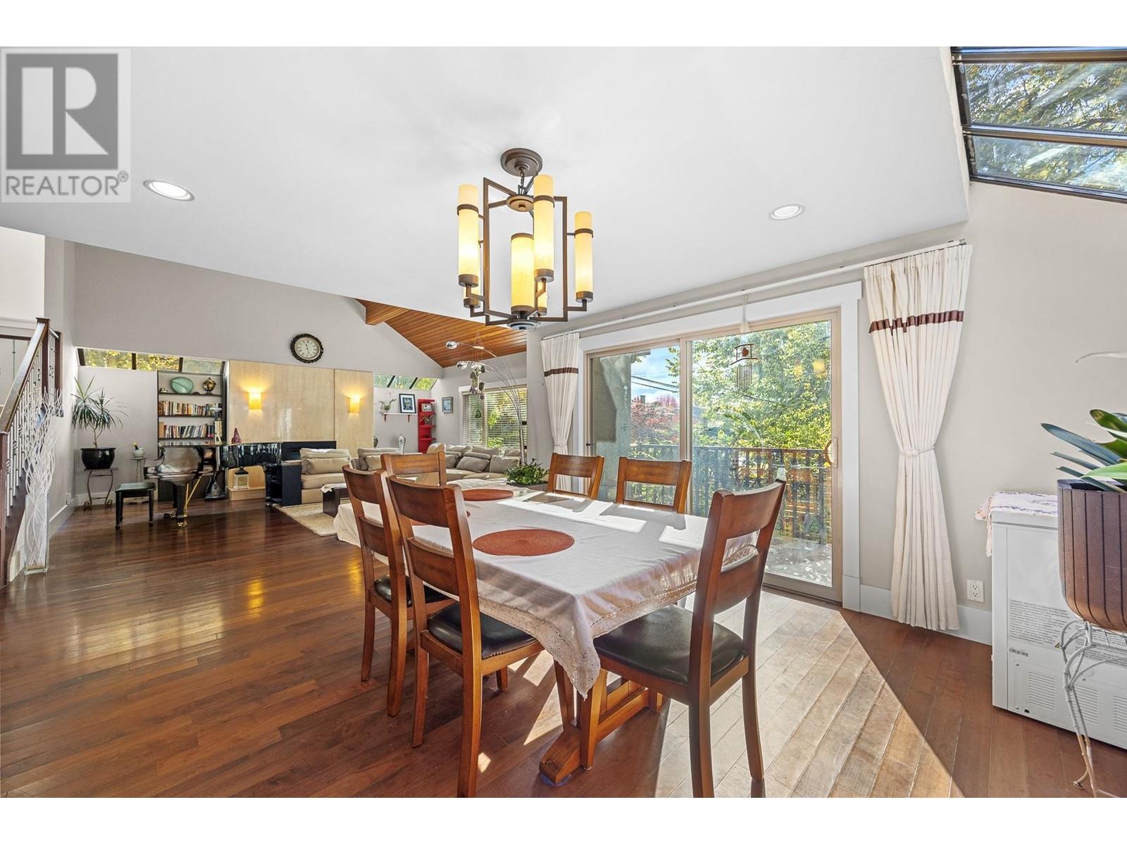 Listing Picture 4 of 38 : 5483 CARNARVON STREET, Vancouver / 溫哥華 - 魯藝地產 Yvonne Lu Group - MLS Medallion Club Member