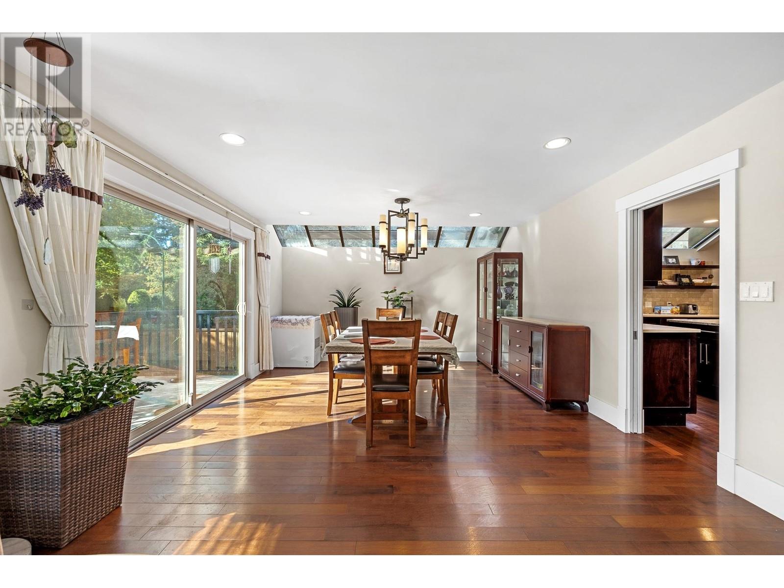 Listing Picture 5 of 38 : 5483 CARNARVON STREET, Vancouver / 溫哥華 - 魯藝地產 Yvonne Lu Group - MLS Medallion Club Member