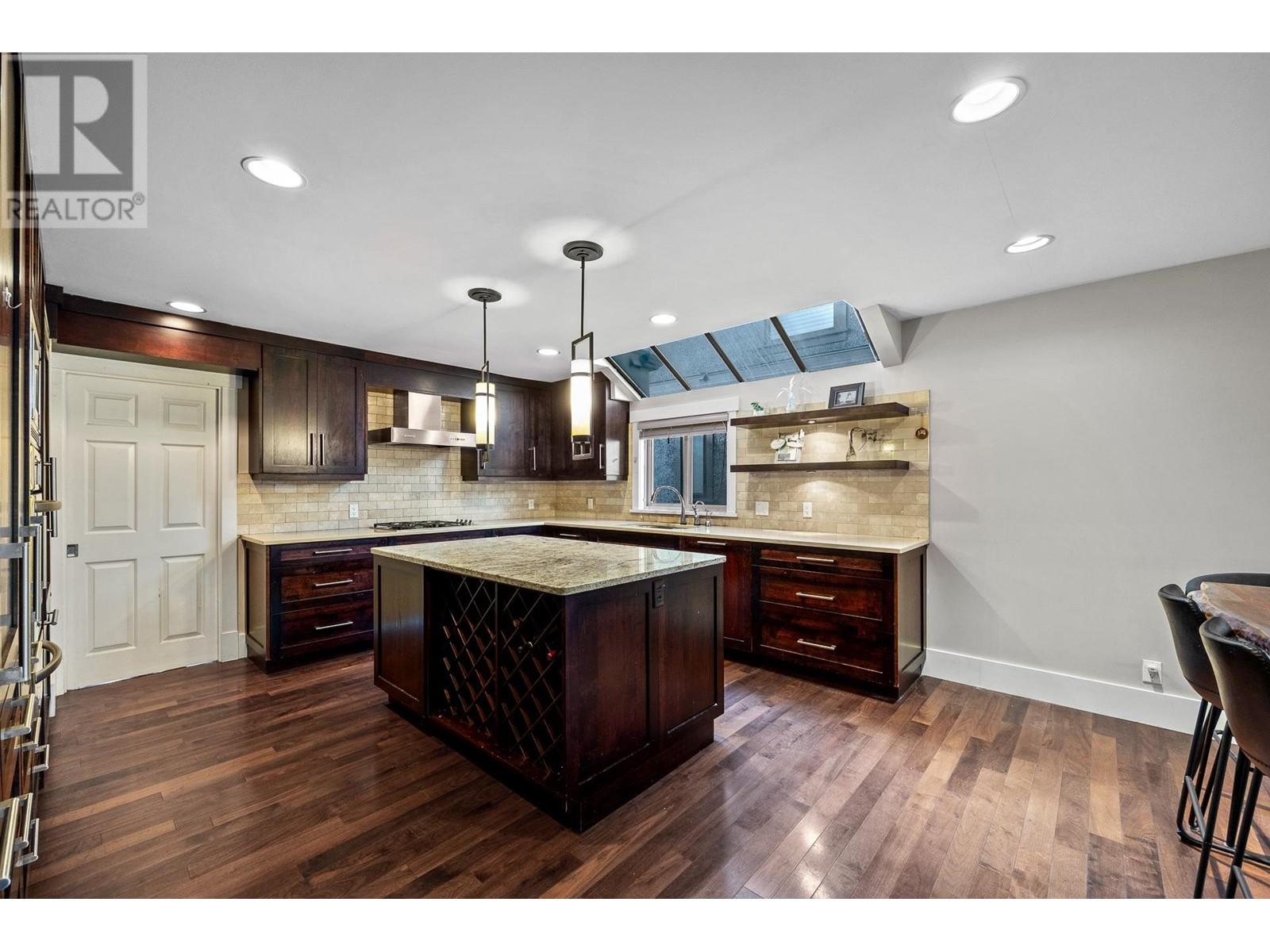 Listing Picture 13 of 38 : 5483 CARNARVON STREET, Vancouver / 溫哥華 - 魯藝地產 Yvonne Lu Group - MLS Medallion Club Member