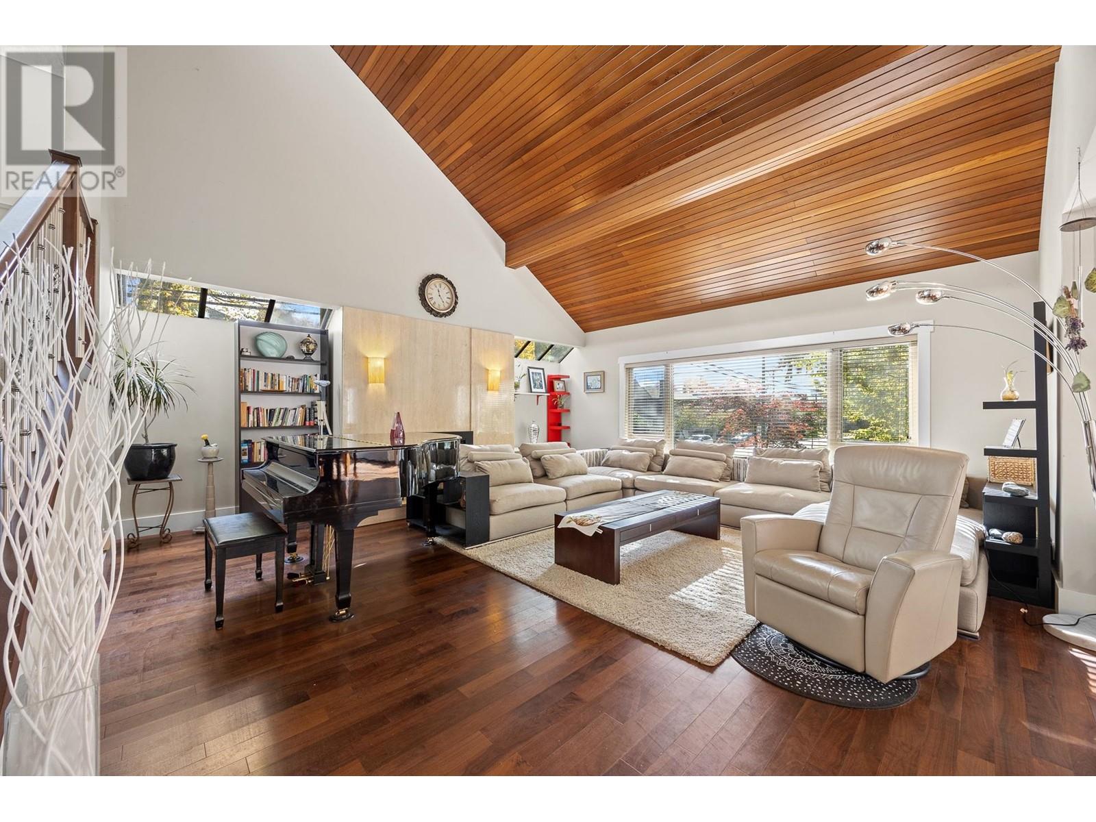 Listing Picture 3 of 38 : 5483 CARNARVON STREET, Vancouver / 溫哥華 - 魯藝地產 Yvonne Lu Group - MLS Medallion Club Member