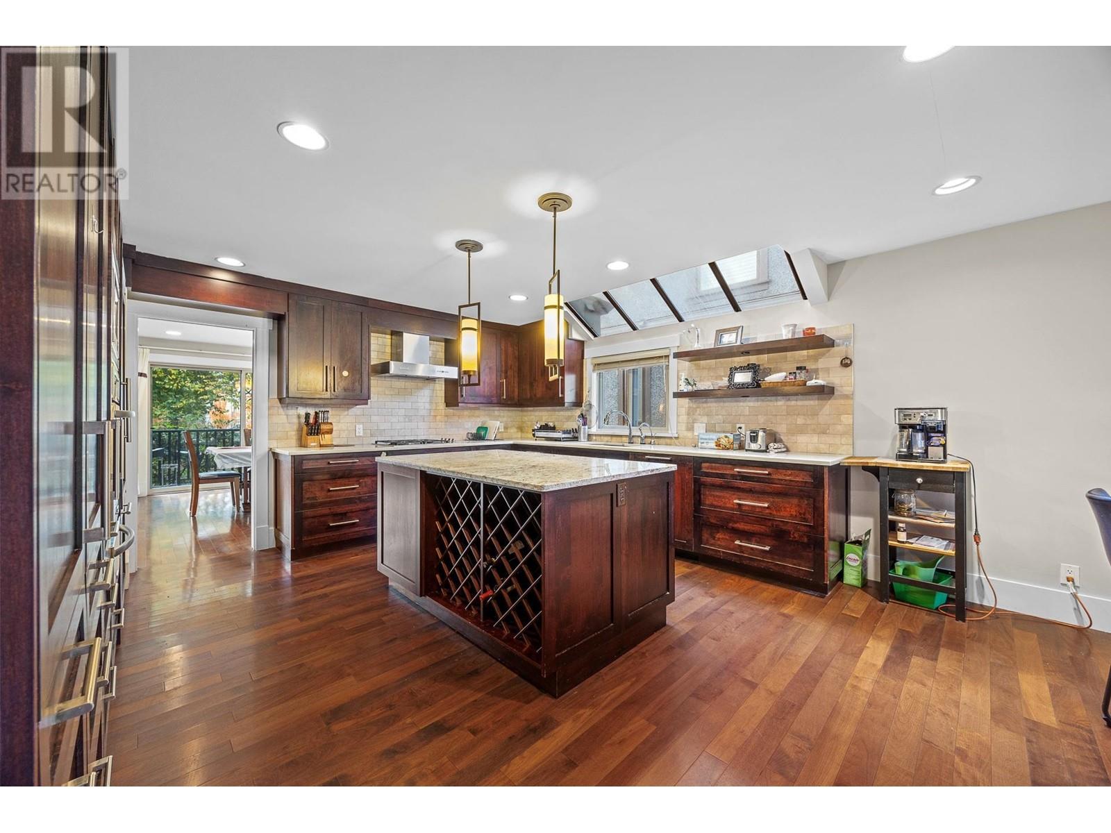 Listing Picture 12 of 38 : 5483 CARNARVON STREET, Vancouver / 溫哥華 - 魯藝地產 Yvonne Lu Group - MLS Medallion Club Member