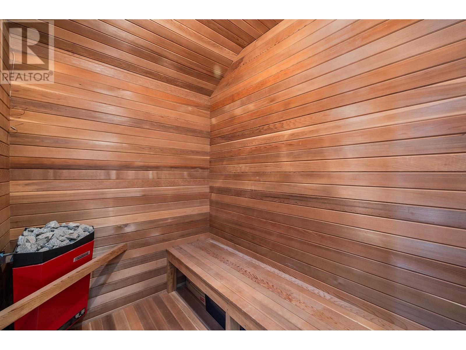 Listing Picture 21 of 38 : 5483 CARNARVON STREET, Vancouver / 溫哥華 - 魯藝地產 Yvonne Lu Group - MLS Medallion Club Member