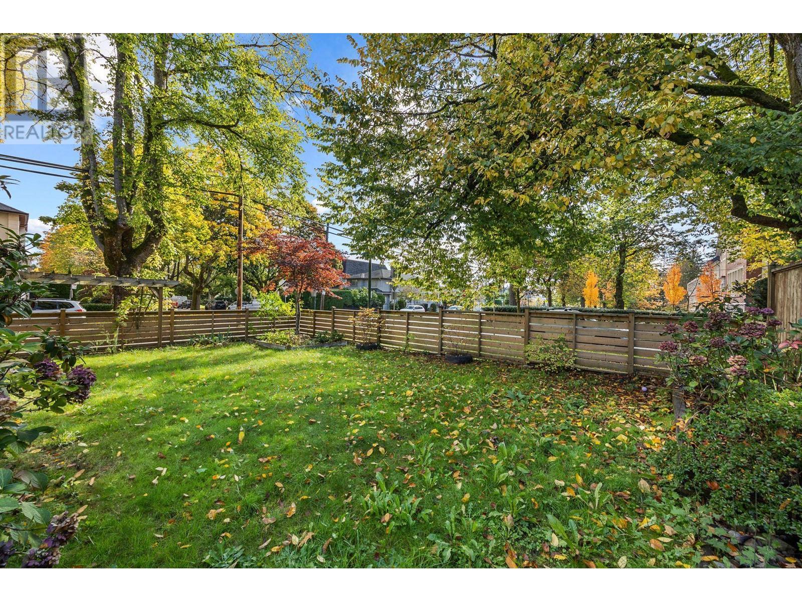 Listing Picture 35 of 38 : 5483 CARNARVON STREET, Vancouver / 溫哥華 - 魯藝地產 Yvonne Lu Group - MLS Medallion Club Member