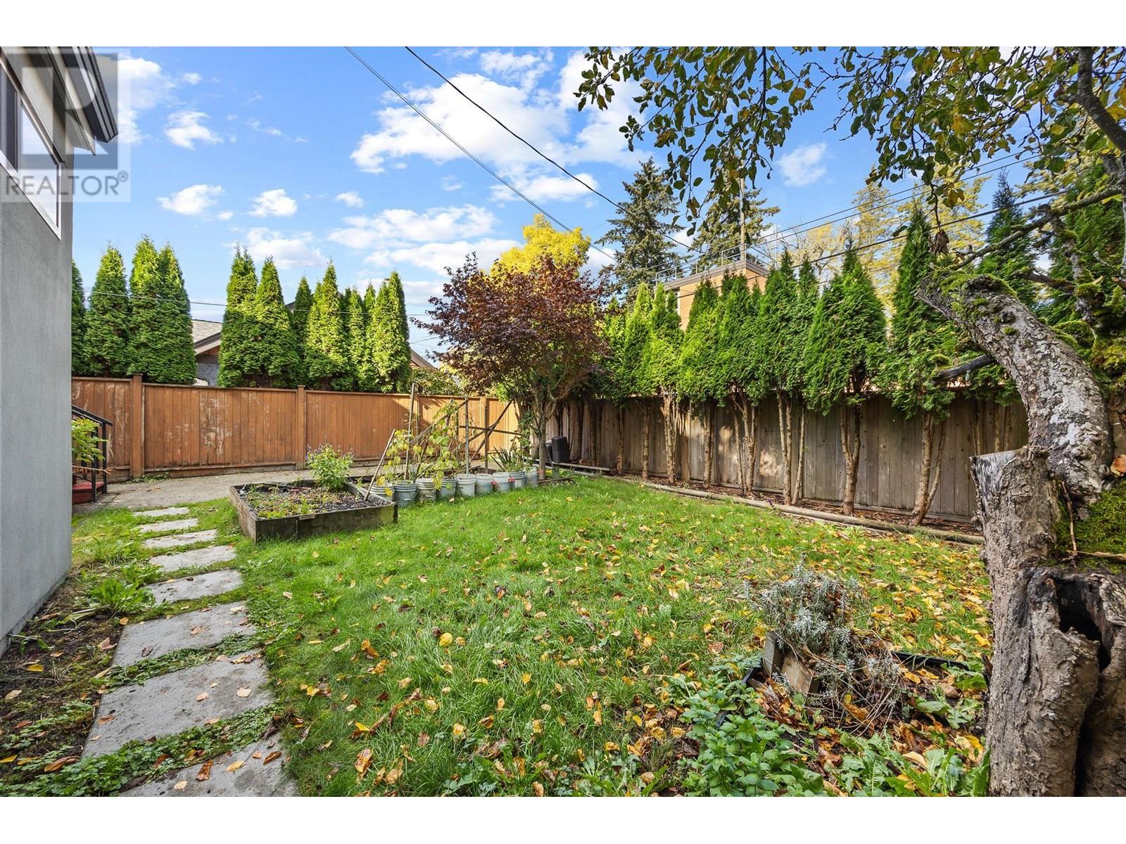 Listing Picture 37 of 38 : 5483 CARNARVON STREET, Vancouver / 溫哥華 - 魯藝地產 Yvonne Lu Group - MLS Medallion Club Member