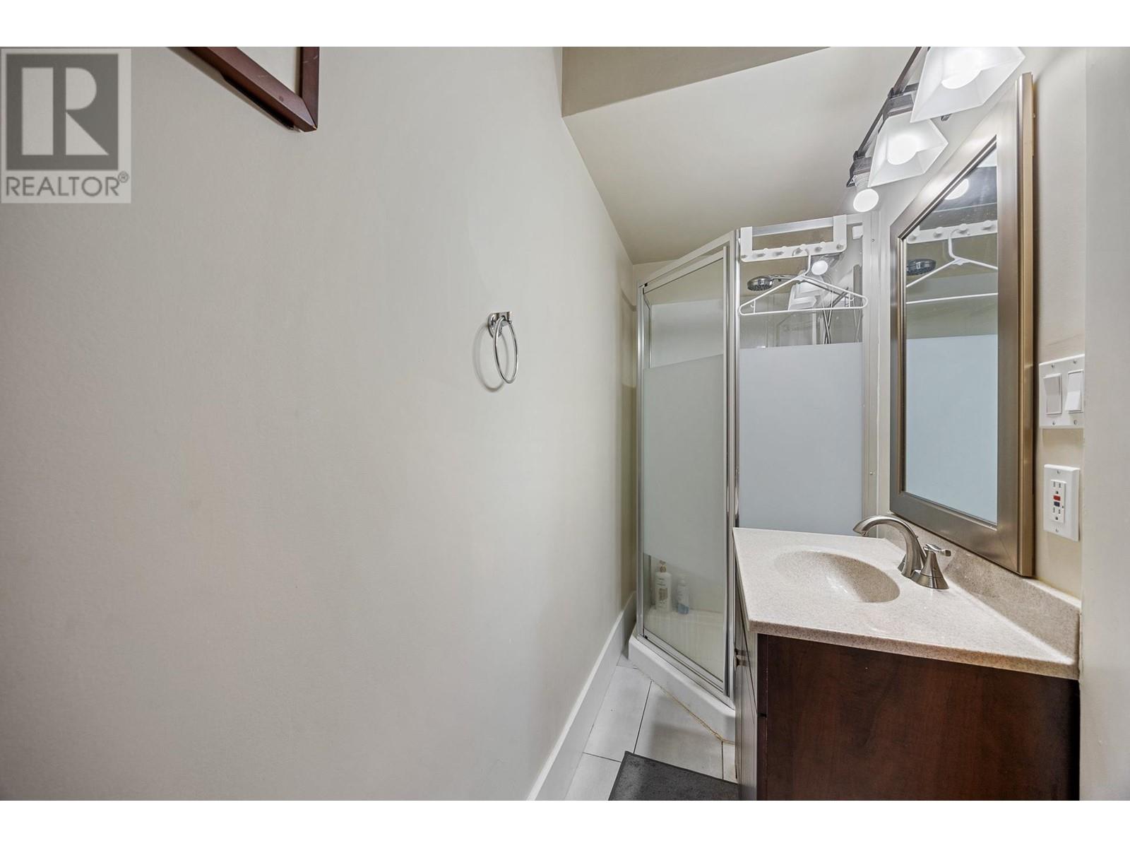 Listing Picture 30 of 38 : 5483 CARNARVON STREET, Vancouver / 溫哥華 - 魯藝地產 Yvonne Lu Group - MLS Medallion Club Member