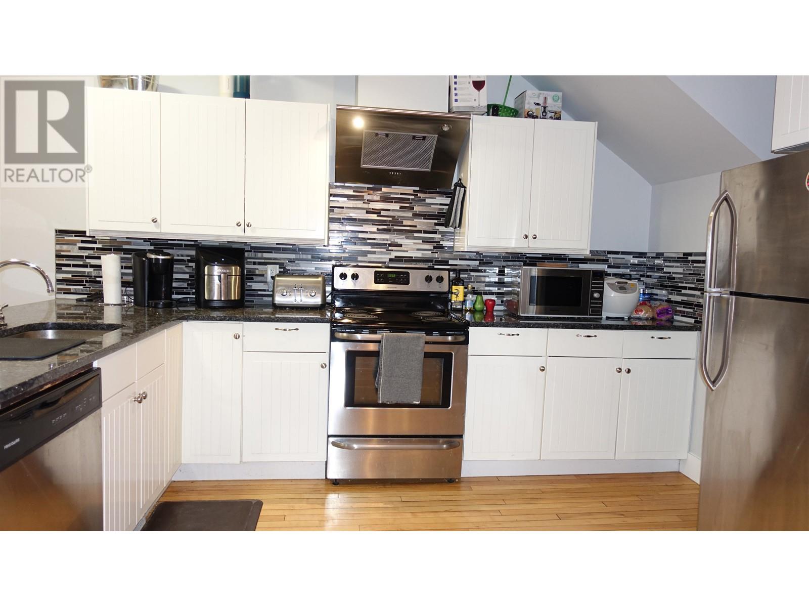 Property at 2 12016 YORK STREET image 1