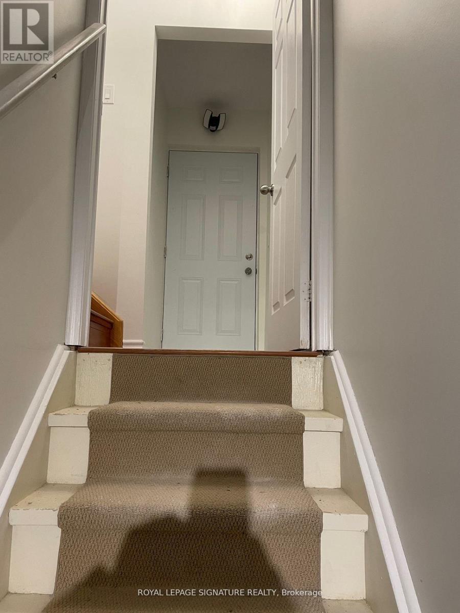 Lower - 3265 Carabella Way, Mississauga, Ontario  L5M 6T4 - Photo 2 - W12050764