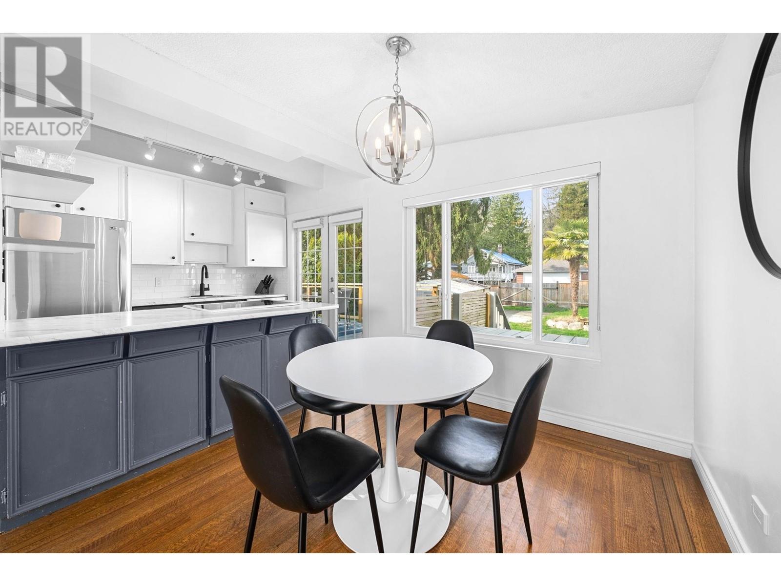 530 W 14th Street, North Vancouver, British Columbia  V7M 1P9 - Photo 12 - R2984158