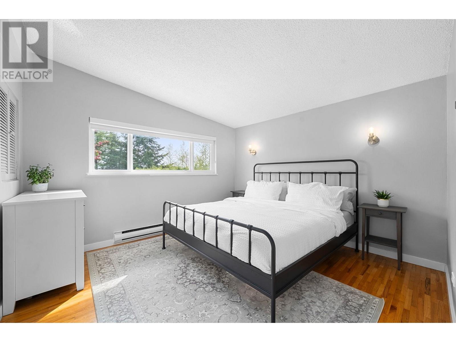 530 W 14th Street, North Vancouver, British Columbia  V7M 1P9 - Photo 14 - R2984158