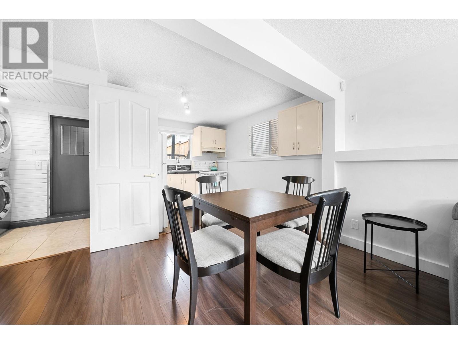 530 W 14th Street, North Vancouver, British Columbia  V7M 1P9 - Photo 29 - R2984158