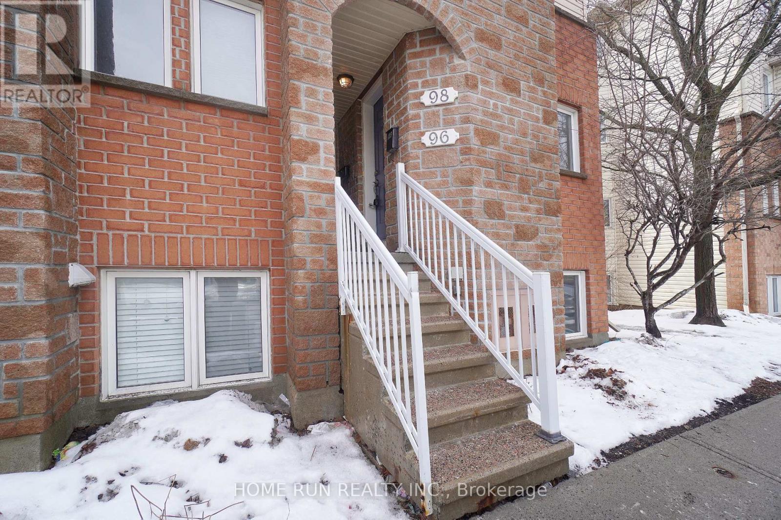 Property at 96 STRATHAVEN PRIVATE image 2