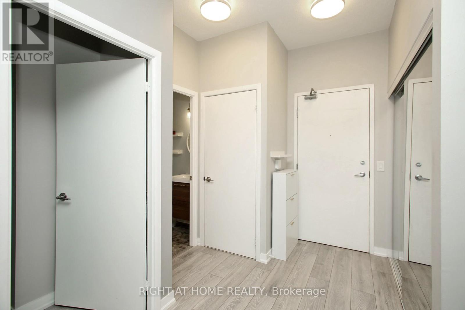 1002 - 155 Legion Road N, Toronto, Ontario  M8Y 0A7 - Photo 10 - W12052426