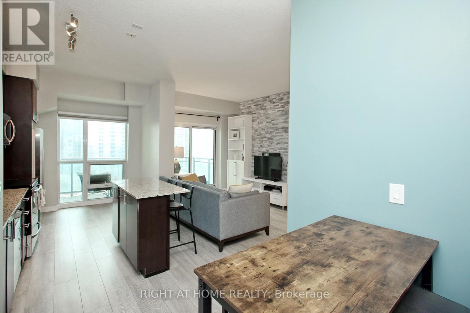 1002 - 155 Legion Road N, Toronto, Ontario  M8Y 0A7 - Photo 11 - W12052426