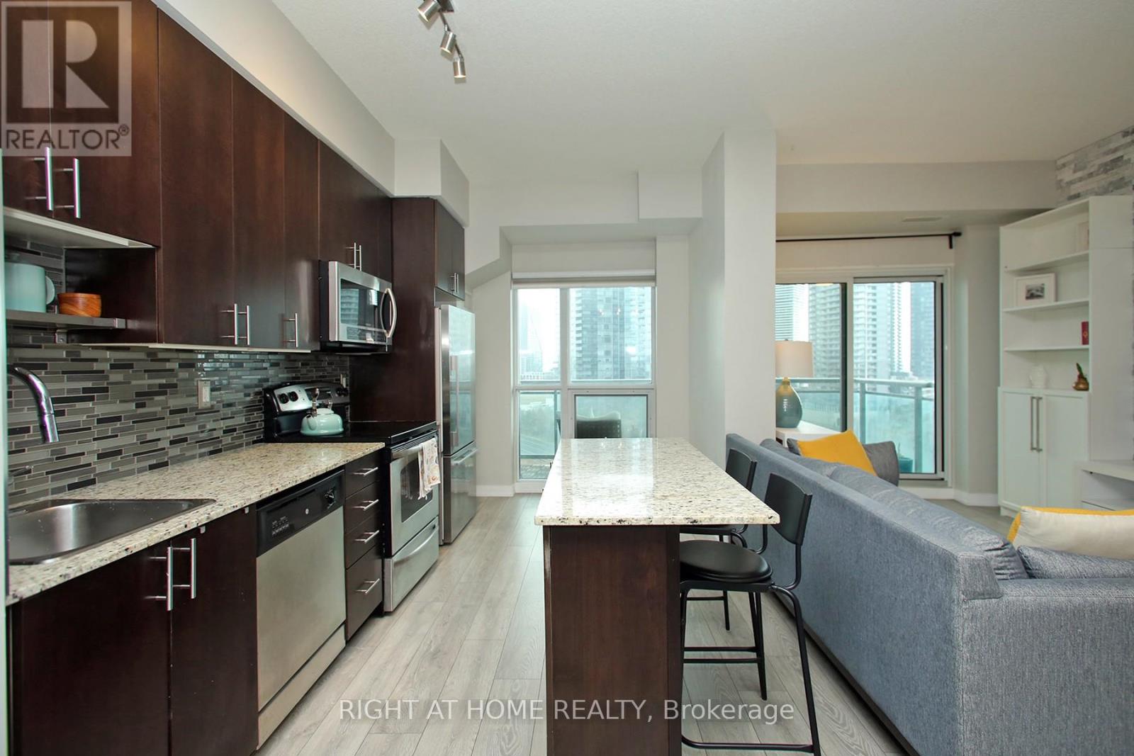 1002 - 155 Legion Road N, Toronto, Ontario  M8Y 0A7 - Photo 16 - W12052426