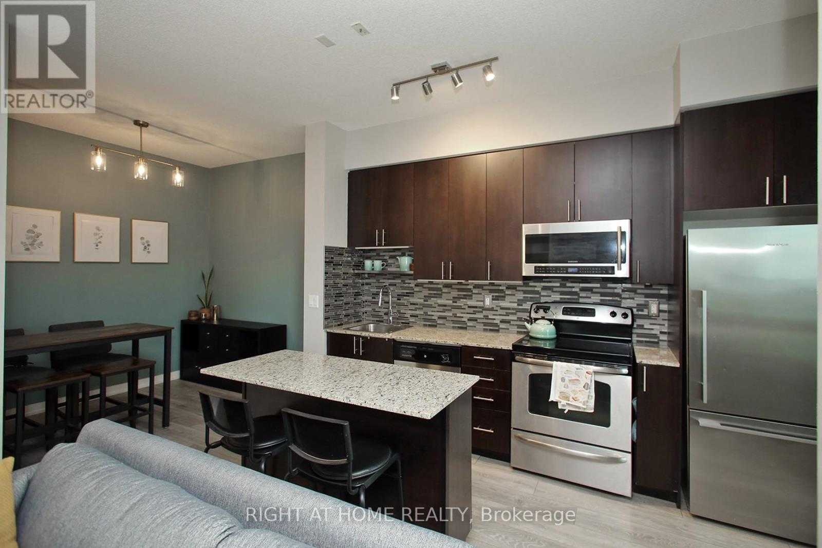 1002 - 155 Legion Road N, Toronto, Ontario  M8Y 0A7 - Photo 17 - W12052426