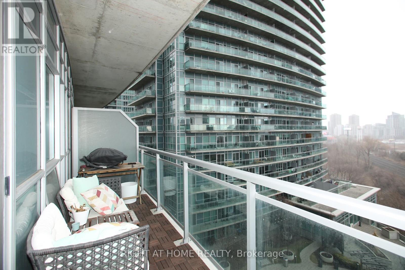 1002 - 155 Legion Road N, Toronto, Ontario  M8Y 0A7 - Photo 21 - W12052426