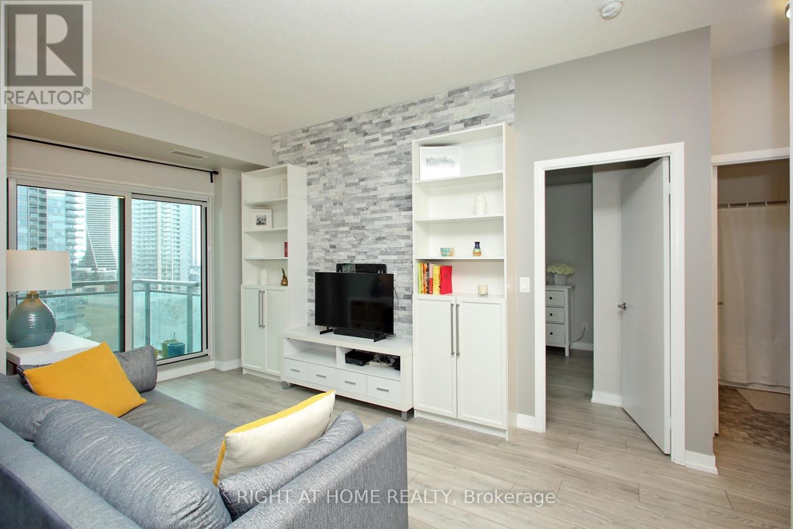 1002 - 155 Legion Road N, Toronto, Ontario  M8Y 0A7 - Photo 24 - W12052426