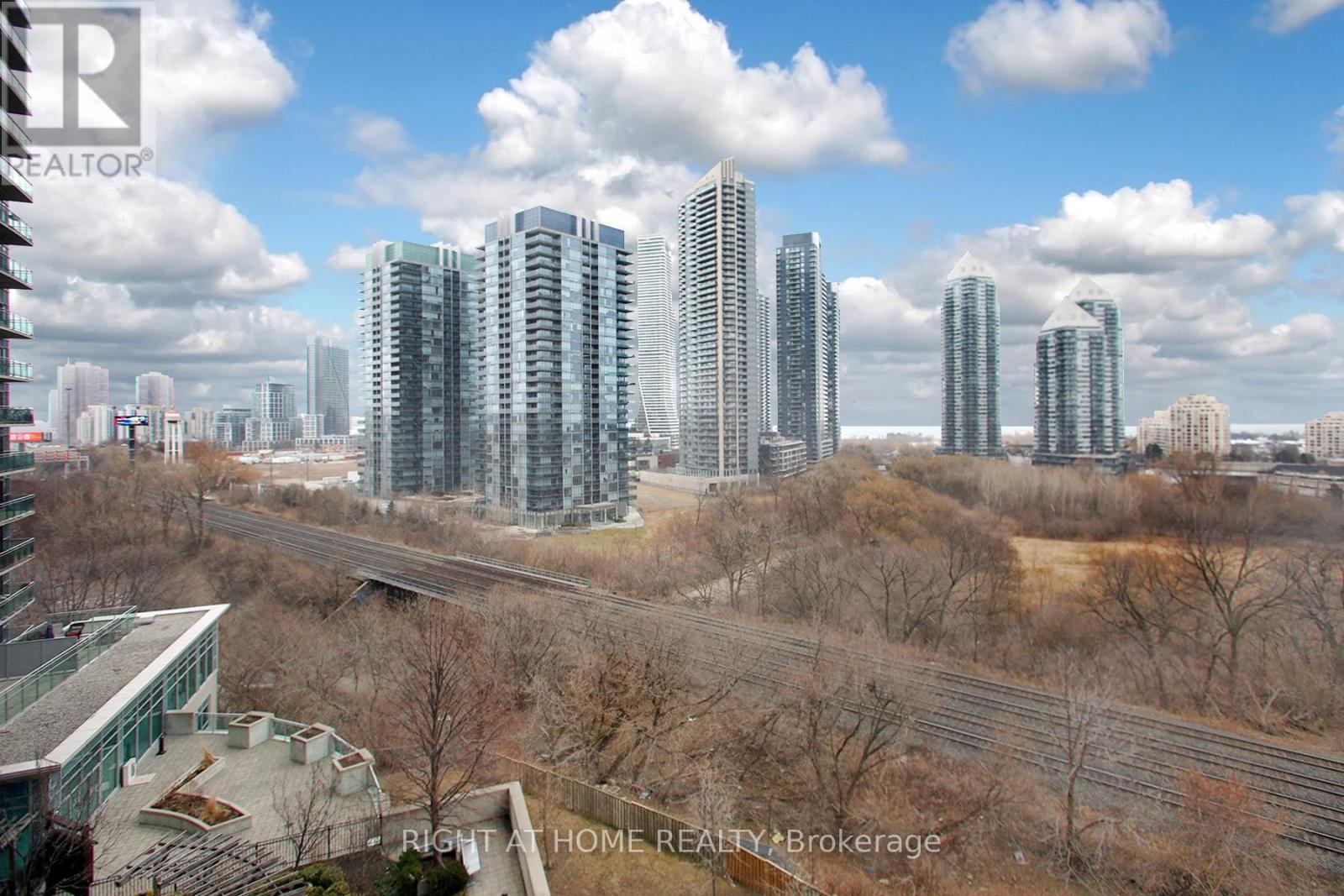Property at 1002 - 155 LEGION ROAD N image 3