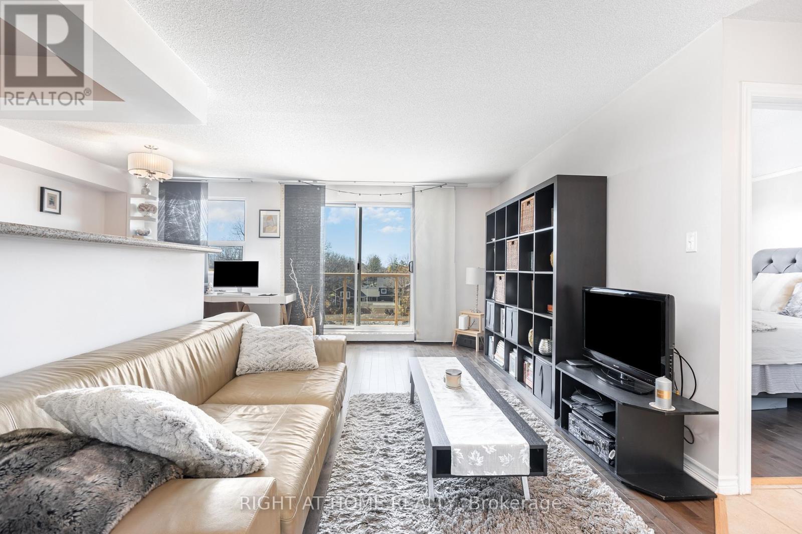 Property at 503 - 793 COLBORNE STREET E image 2