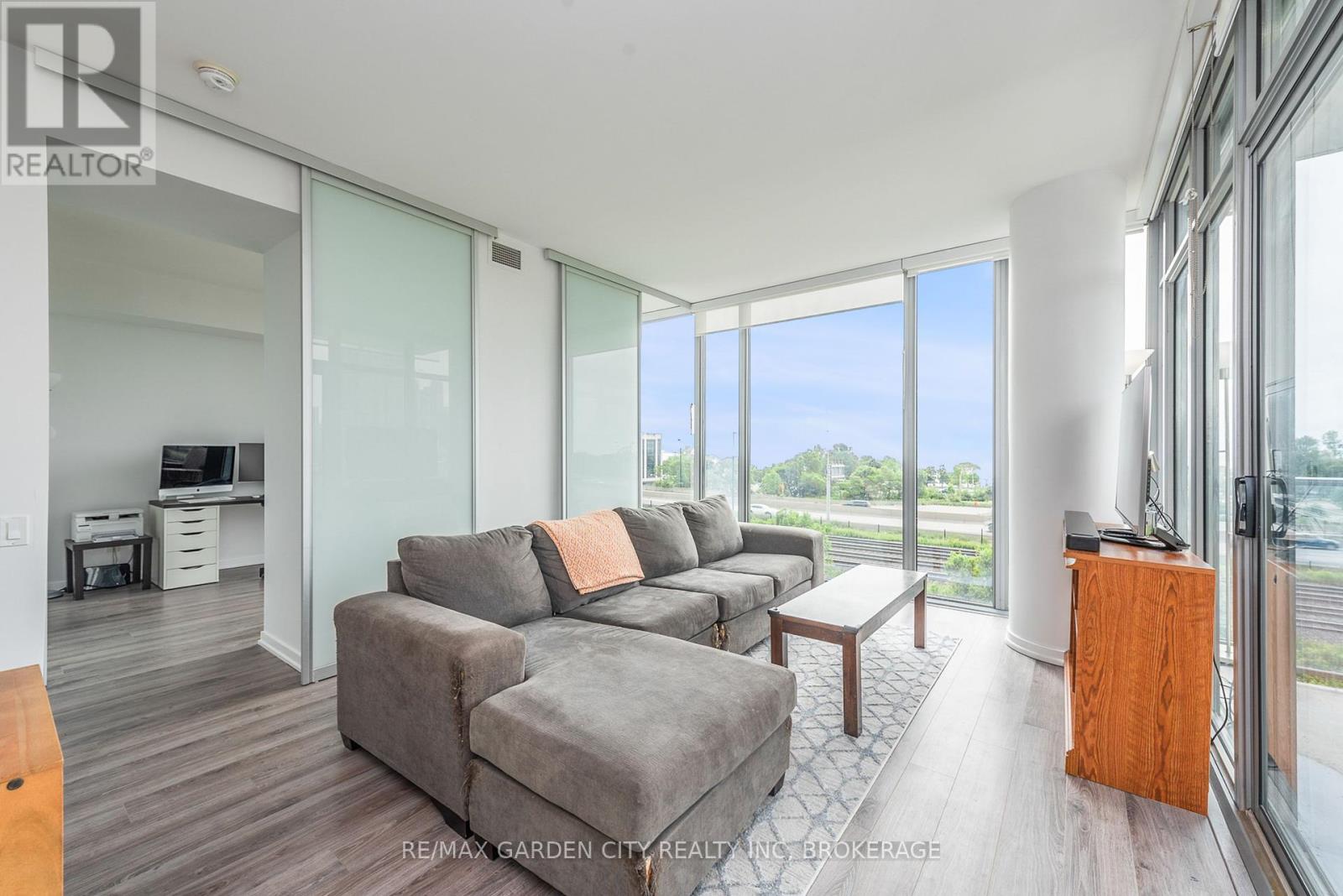 405 - 103 The Queensway Way, Toronto (High Park-Swansea), Ontario  M6S 5B3 - Photo 16 - W12052489