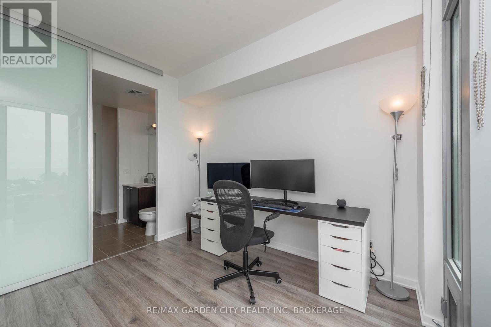 405 - 103 The Queensway Way, Toronto (High Park-Swansea), Ontario  M6S 5B3 - Photo 20 - W12052489