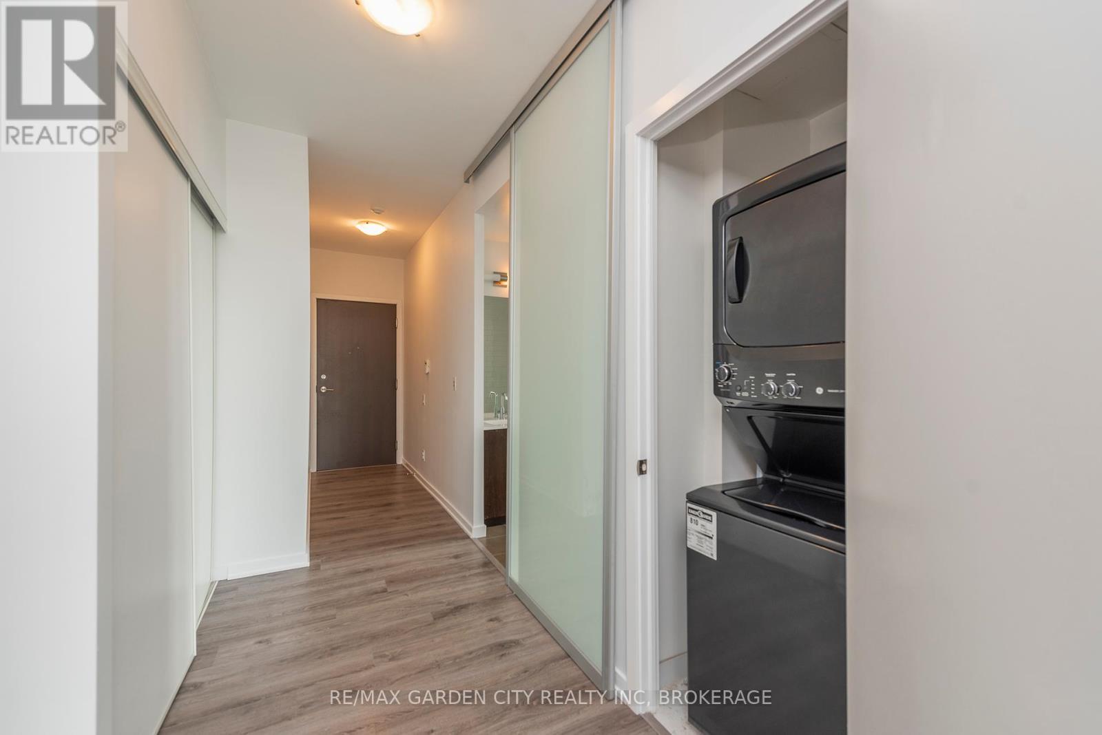 405 - 103 The Queensway Way, Toronto (High Park-Swansea), Ontario  M6S 5B3 - Photo 9 - W12052489