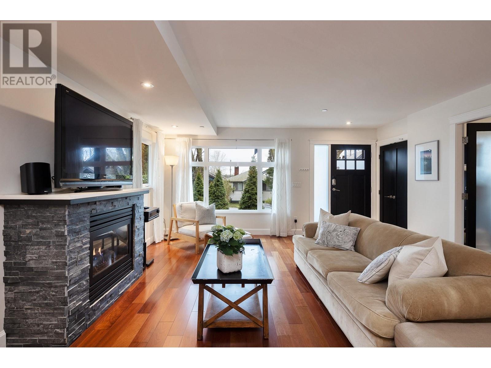 1927 E 7th Avenue, Vancouver, British Columbia  V5N 1S3 - Photo 5 - R2983957