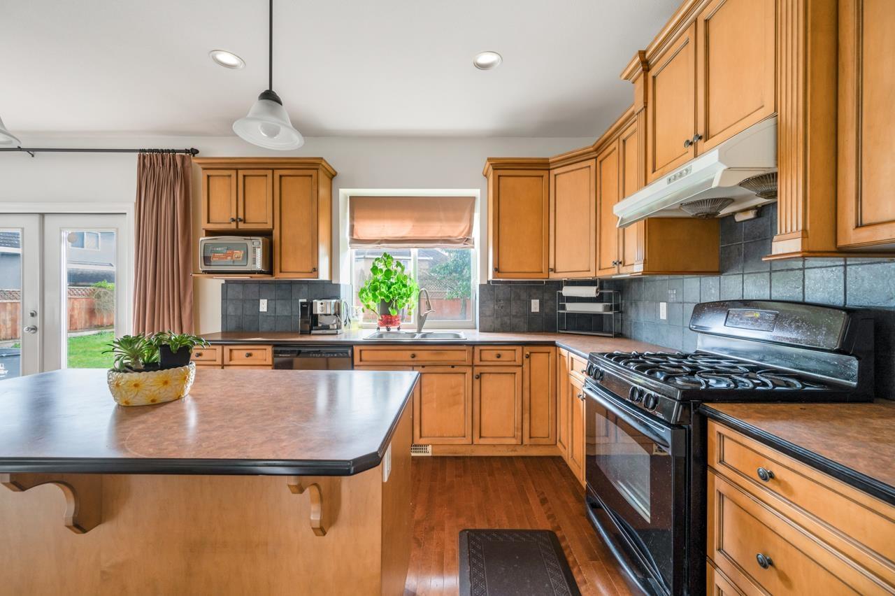 16466 108th Avenue, Surrey, British Columbia  V4N 1M3 - Photo 3 - R2983480