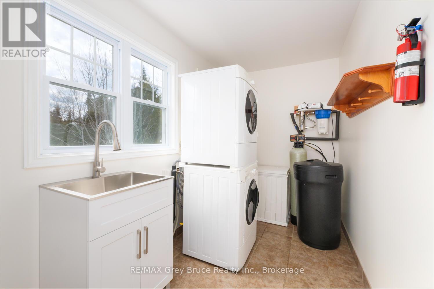 21 Grant Watson Drive, Northern Bruce Peninsula, Ontario  N0H 2R0 - Photo 31 - X12052551