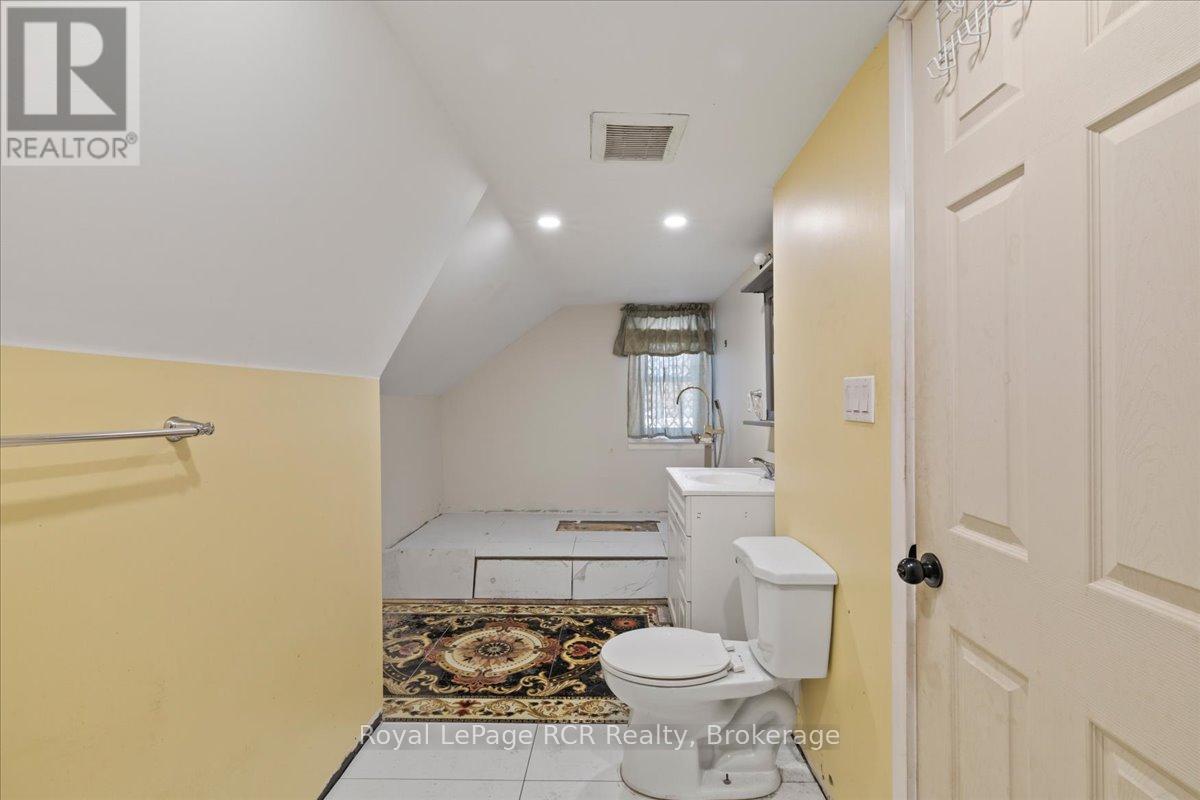 315 Mcnab Street, Brockton, Ontario  N0G 2V0 - Photo 16 - X12052573