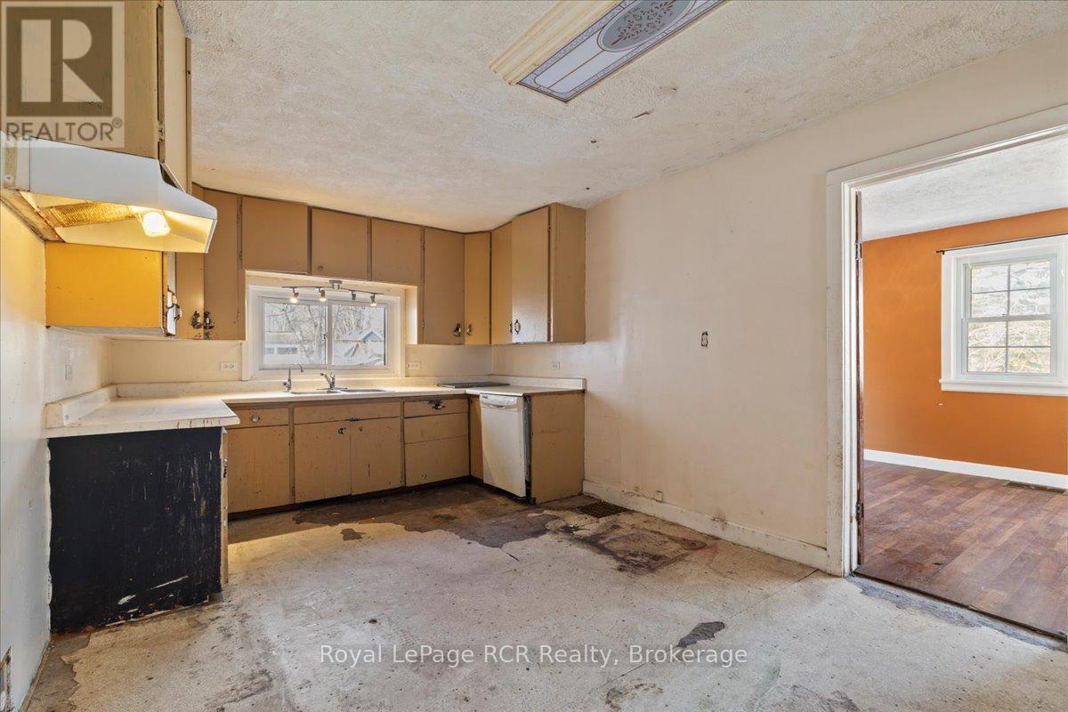 315 Mcnab Street, Brockton, Ontario  N0G 2V0 - Photo 23 - X12052573