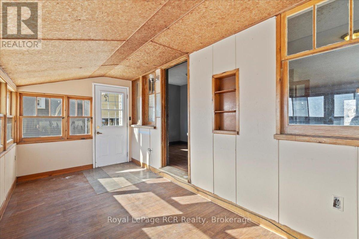 315 Mcnab Street, Brockton, Ontario  N0G 2V0 - Photo 8 - X12052573