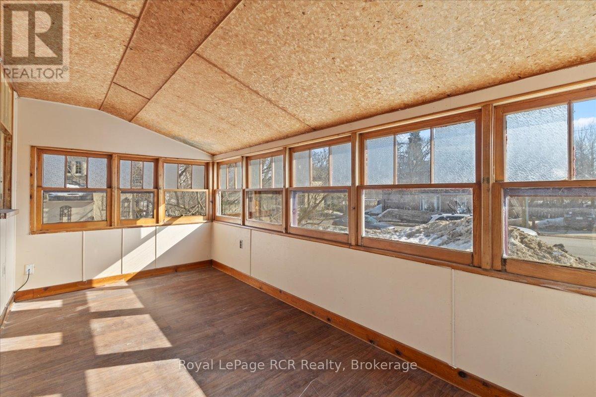 315 Mcnab Street, Brockton, Ontario  N0G 2V0 - Photo 9 - X12052573