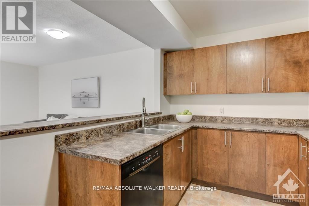 58 - 1250 Mcwatters Road, Ottawa, Ontario  K2C 3P5 - Photo 6 - X12052579