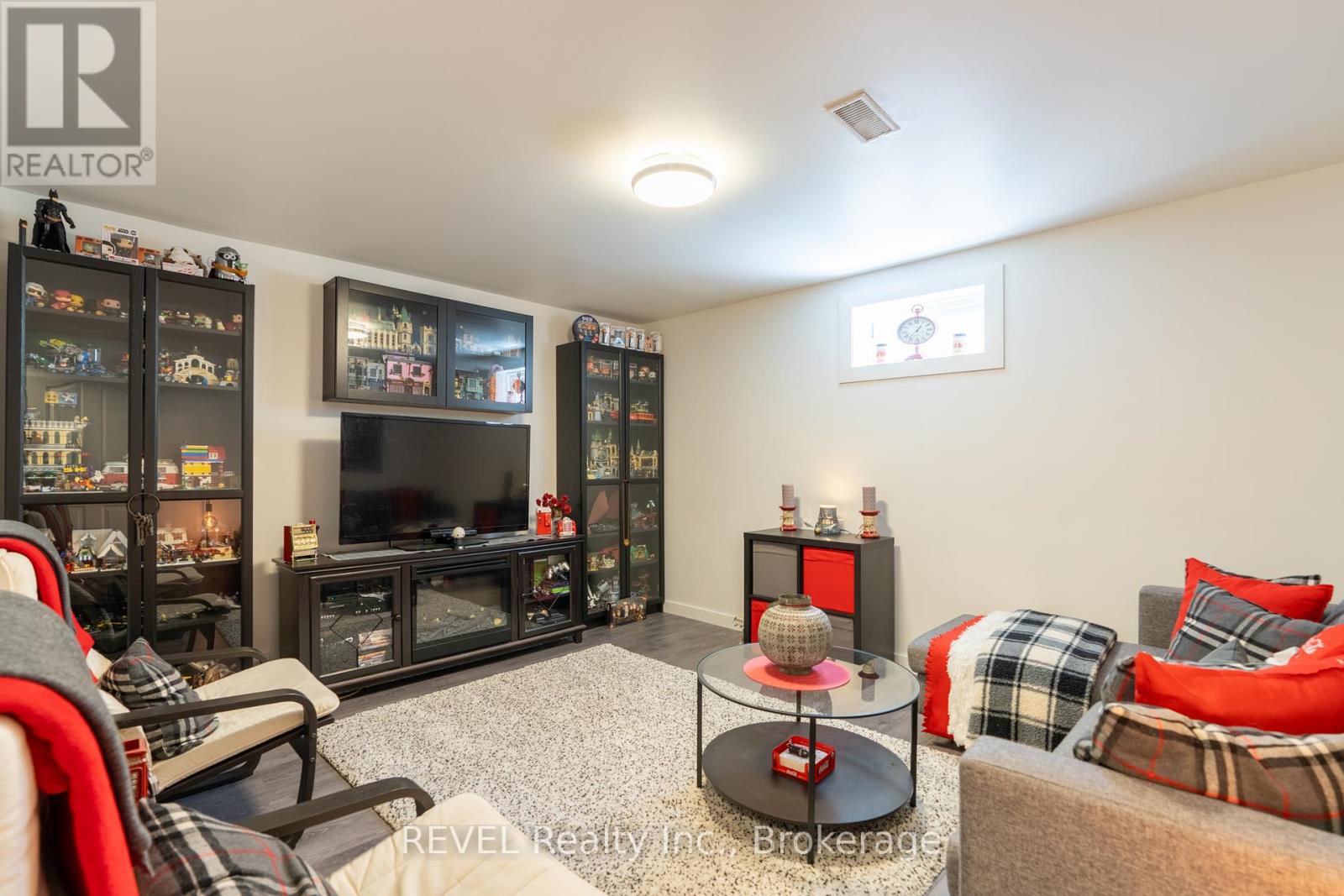 8 Virginia Street, Welland, Ontario  L3C 7A5 - Photo 31 - X12052542