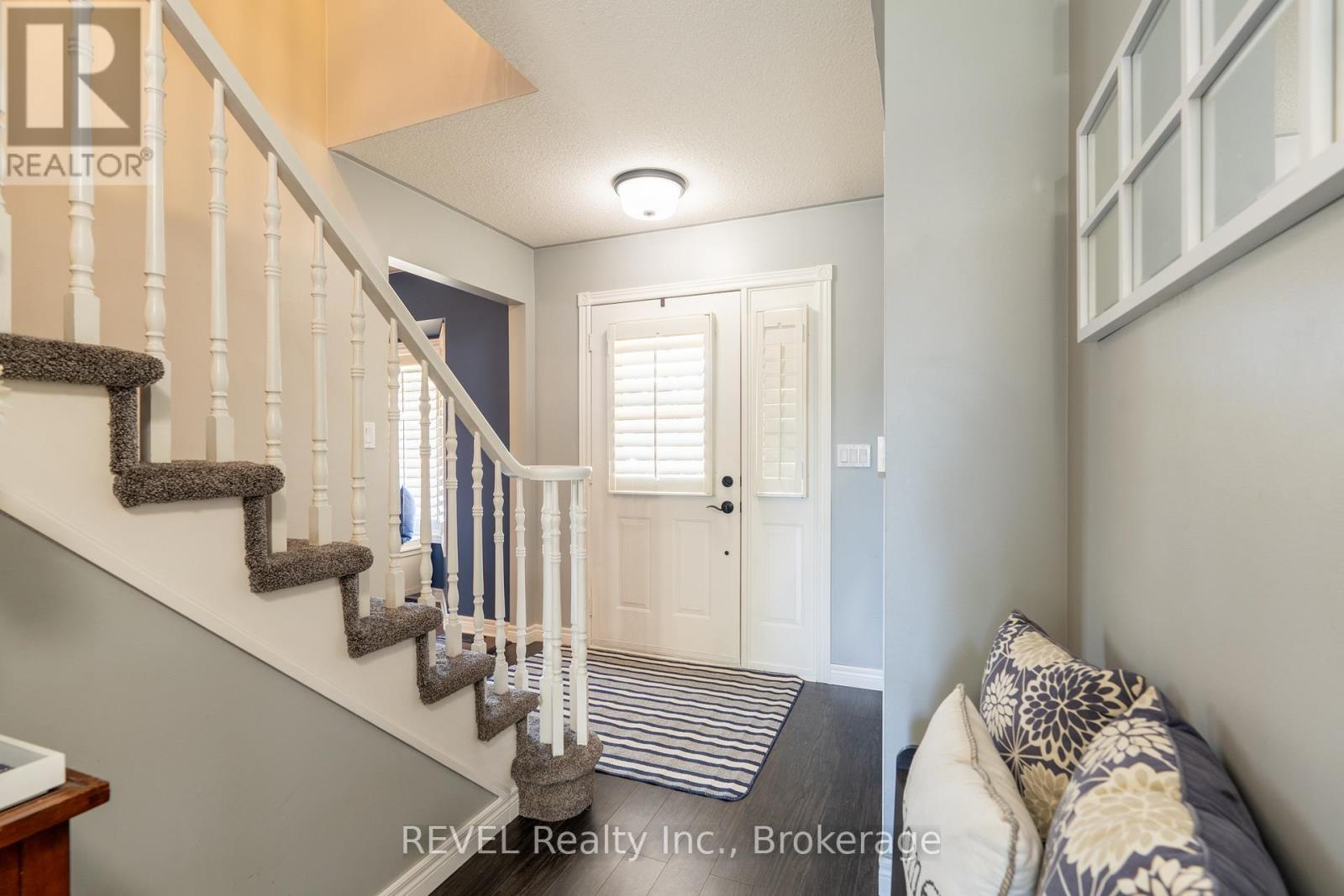 8 Virginia Street, Welland, Ontario  L3C 7A5 - Photo 7 - X12052542