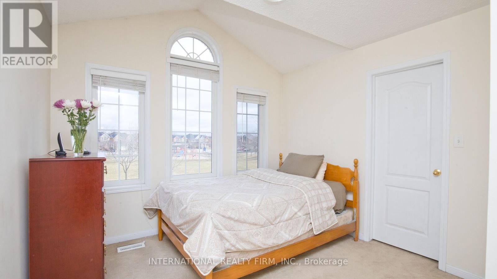 30 Benmore Crescent, Brampton, Ontario  L6P 2T3 - Photo 13 - W12052520