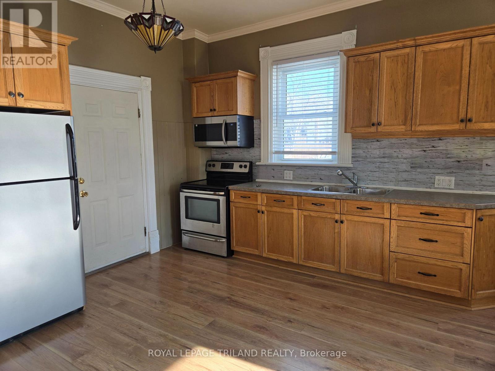 55 Main Street S, Lambton Shores, Ontario  N0N 1J0 - Photo 8 - X12052617
