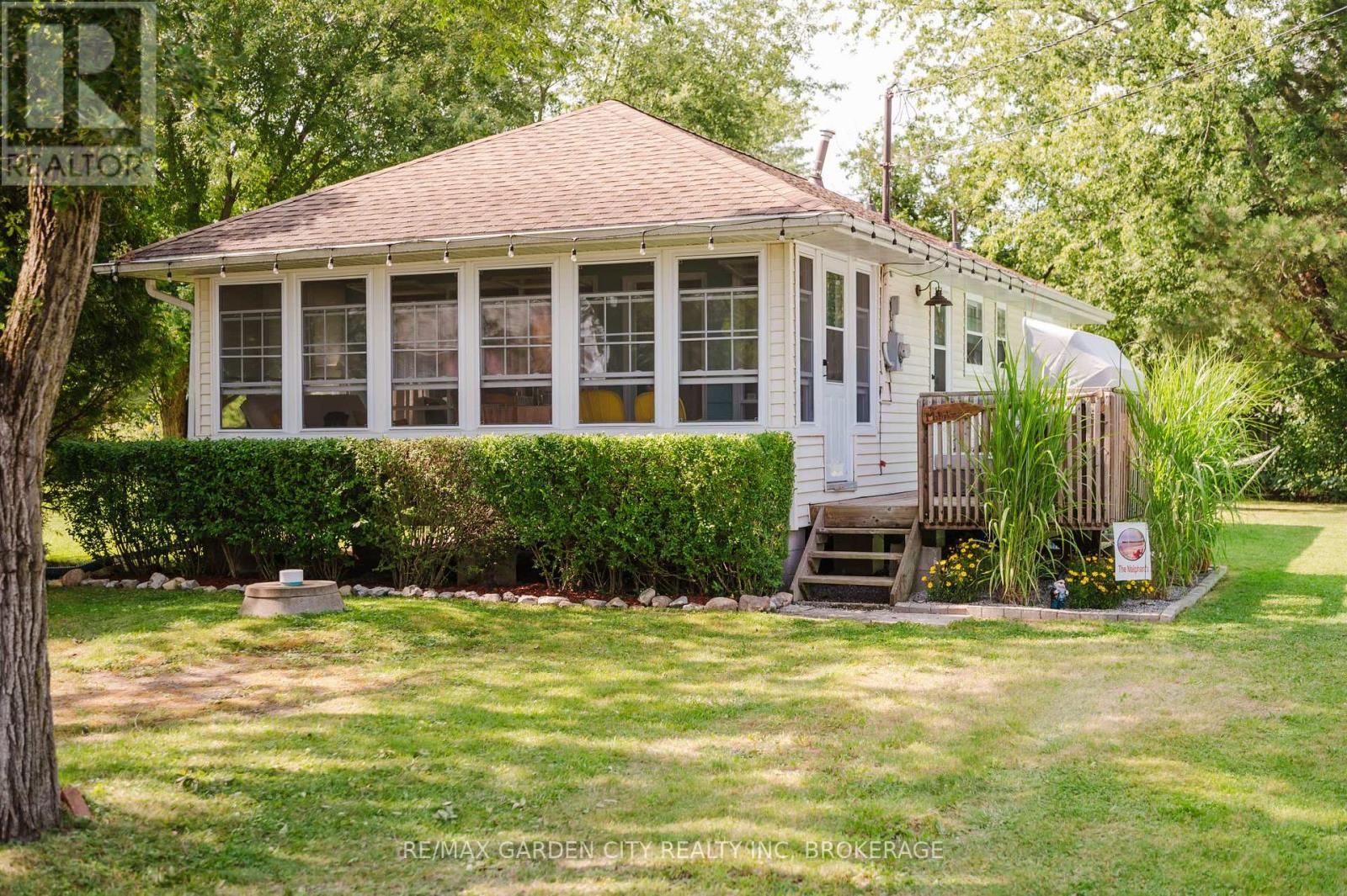 Property at 11154 CHURCHILL AVENUE image 2