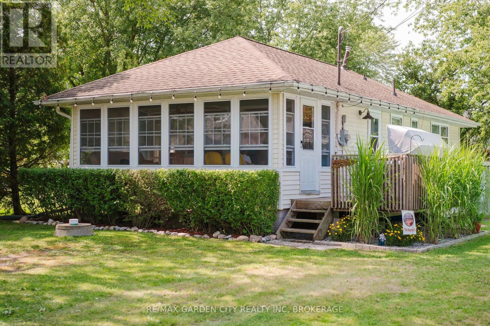 Property at 11154 CHURCHILL AVENUE image 3