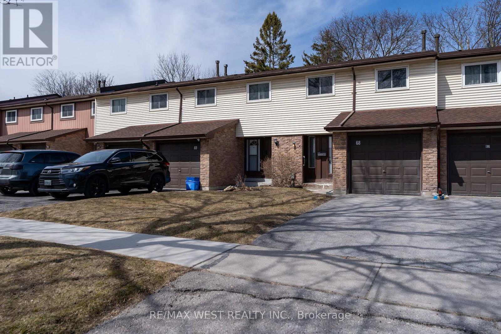 Property at 68 - 222 PEARSON STREET image 2
