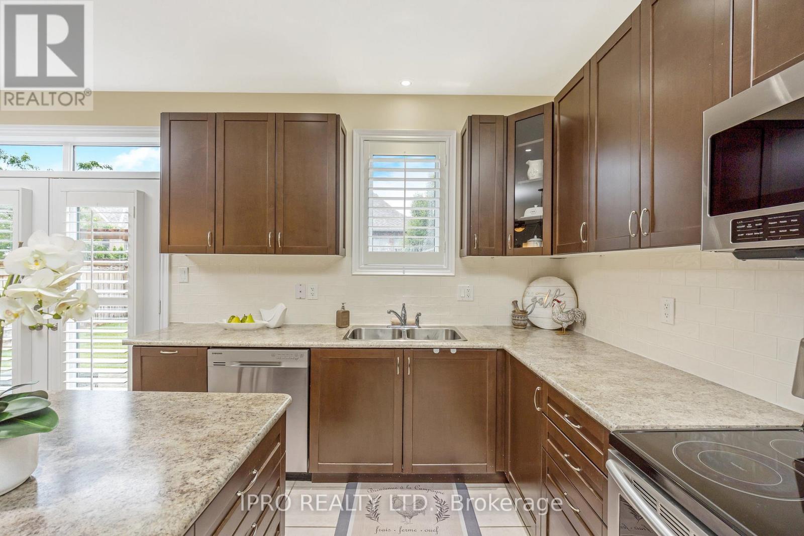84 Northwest Court, Halton Hills, Ontario  L7G 0K7 - Photo 14 - W12052591