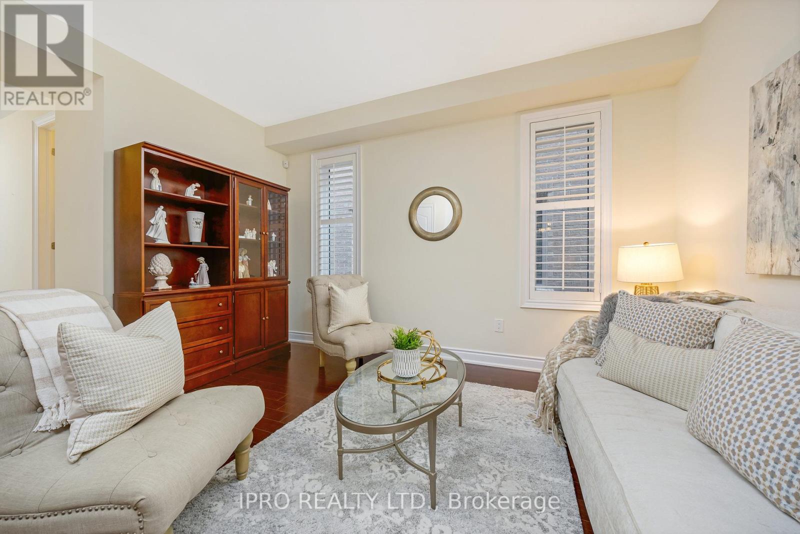 Property at 84 NORTHWEST COURT image 4