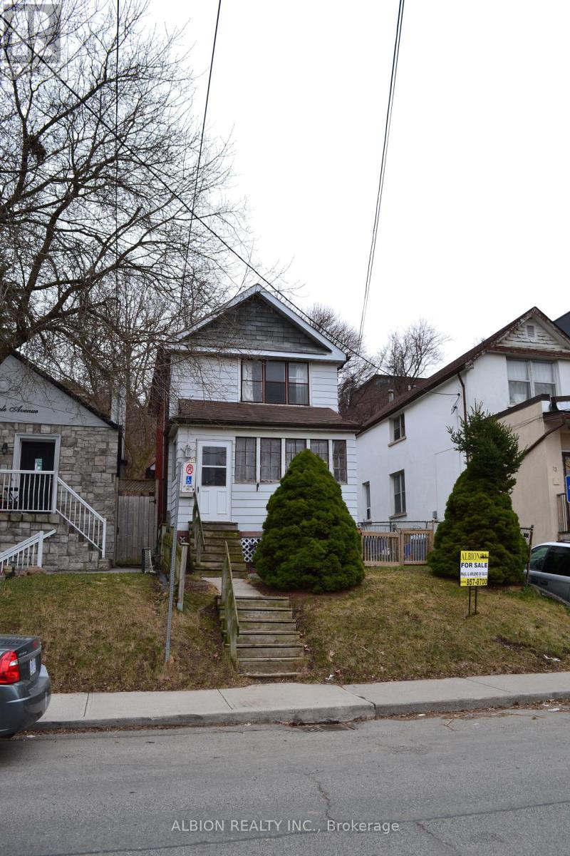 11 Rochdale Avenue, Toronto, Ontario  M6E 1W9 - Photo 23 - W12015361