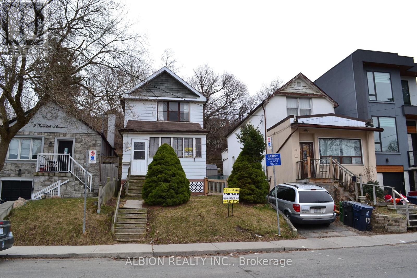 11 Rochdale Avenue, Toronto, Ontario  M6E 1W9 - Photo 5 - W12015361