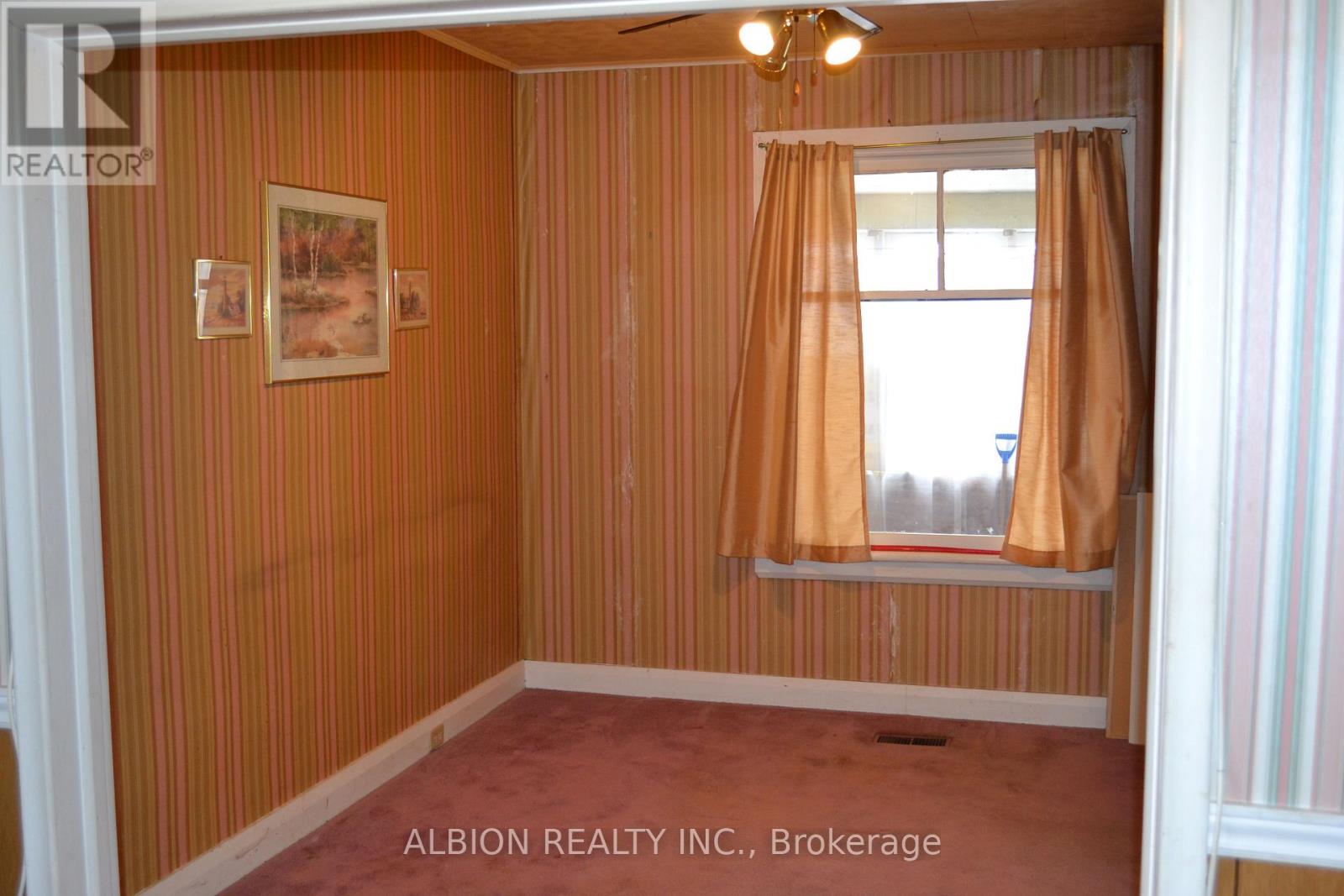 11 Rochdale Avenue, Toronto, Ontario  M6E 1W9 - Photo 8 - W12015361