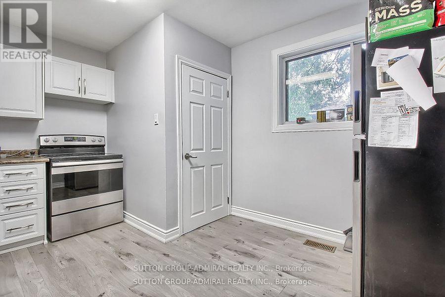 211 Axminster Drive, Richmond Hill, Ontario  L4C 2W2 - Photo 11 - N12052611