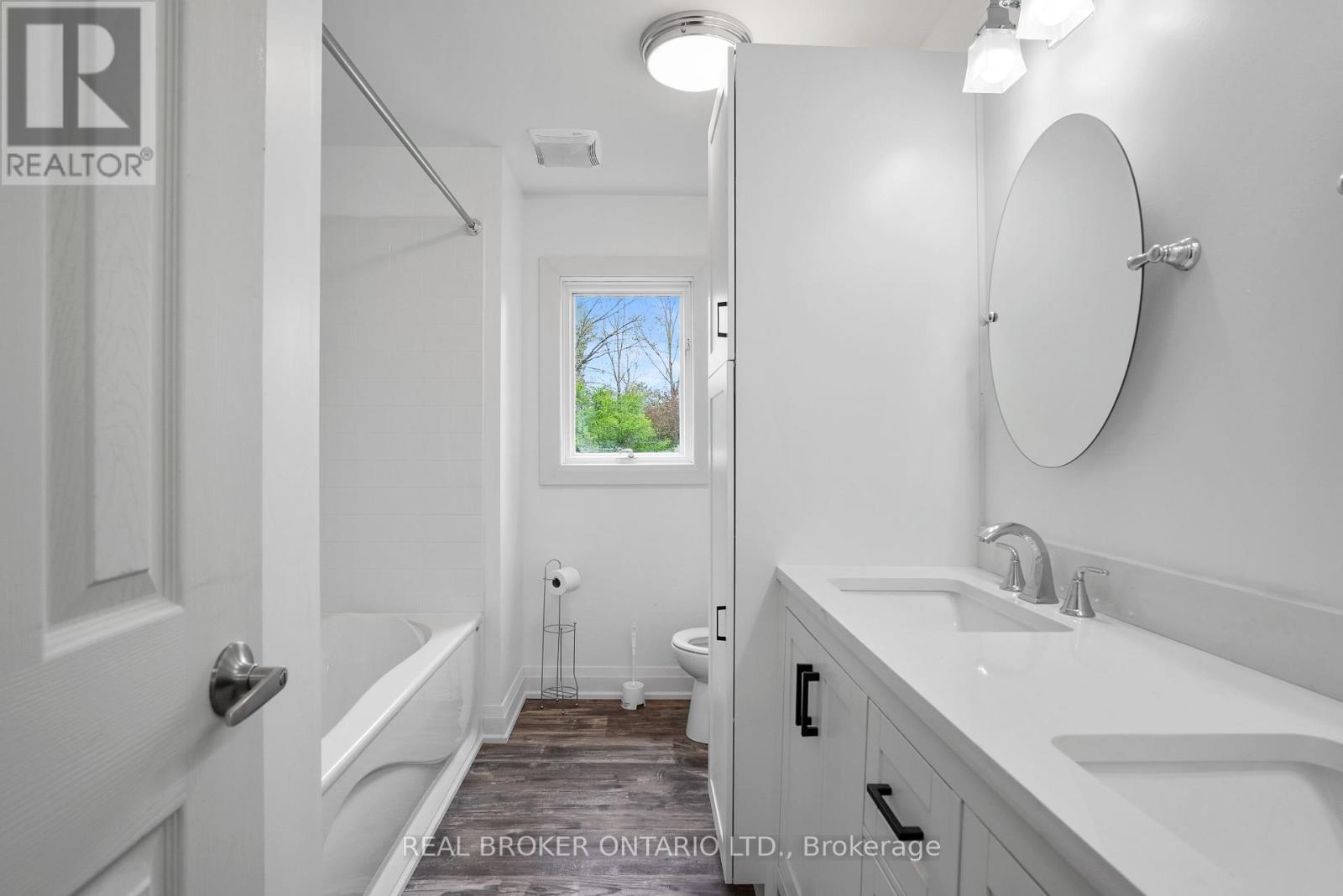 261 Portage Road, Kawartha Lakes, Ontario  K0M 1B0 - Photo 14 - X12052618